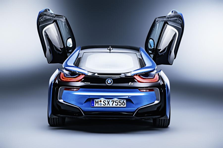  BMW i8 Pure Impulse Package 2014 года  (фото 15 из 15)